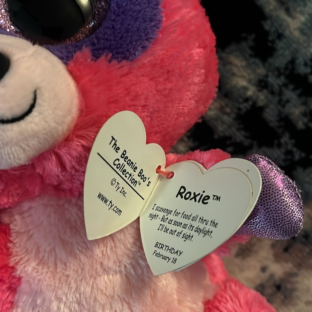 RETIRED TY Beanie Boo - Roxie Raccoon - Picture 2 of 2
